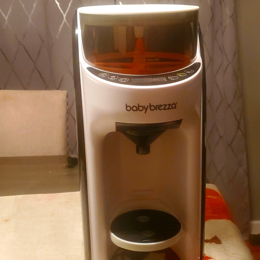 BabyBrezza Formula Pro like new used a few months works great!